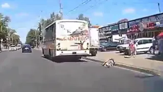 Ударилась головой: рязанка выпала из маршрутки на полном ходу (видео)