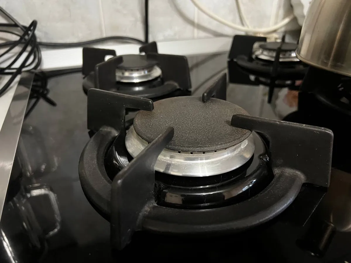 Намешала 1:1 и разогнала весь жир на кухне — слез на раз-два без лишних проблем и царапин