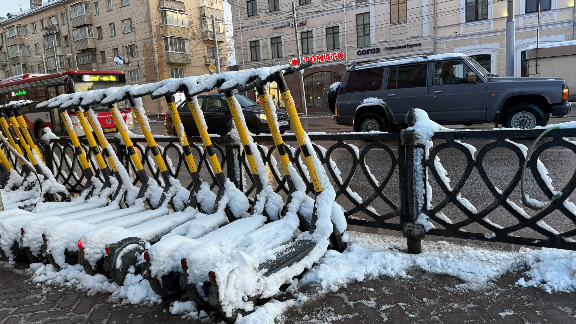 Шубу в шкаф не убирайте: Вильфанд предупредил о снеге и заморозках на майских праздниках - новый прогноз
