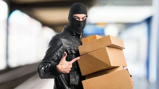 В Коврове мужчину обвиняют в семи кражах из магазинов и мошенничестве с картами банков