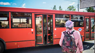 "После девяти нам уже не уехать...": жители Дубровичей жалуются на отсутствие вечернего транспорта