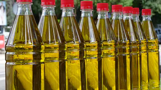 Янтарная гадость в прозрачной бутылке: Роскачество назвало худшие бренды растительного масла