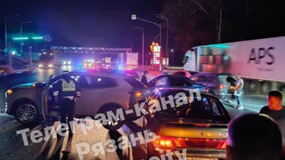 Опубликовали фото с места массового ДТП на трассе М-5 в Рязанской области