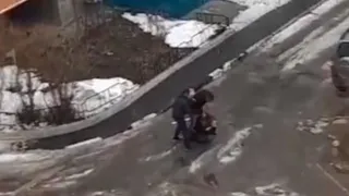 Рязанцы избили водителя мусоровоза, который пытался делать свою работу