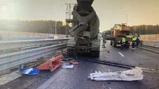 Водитель бетономешалки насмерть сбил дорожного рабочего на М-12