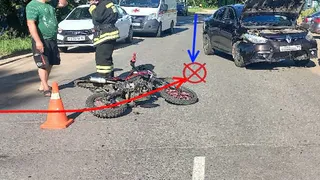 В Коми юноша на питбайке получил переломы, столкнувшись с иномаркой