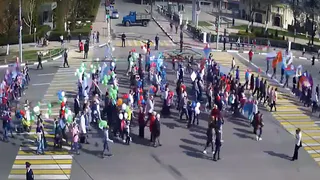 Как выглядела первомайская демонстрация с дорожных камер - видео