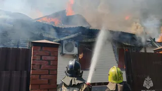 В Александровском районе загорелся частный дом площадью 240 квадратных метров