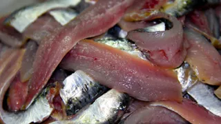 Эта рыба кишит паразитами: мы ее подаем на стол и даем детям. В ней нашли 10-метровых червей 