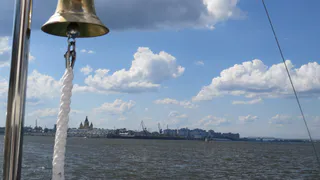 Не сдвинуться с места: в Рязанской области теплоход со 131 человеком на борту сел на мель