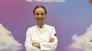 Антигравитационные торты покорили Москву: магнитогорский кондитер провела международный чемпионат
