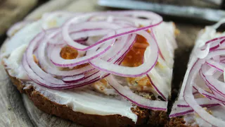 Теперь ем сало даже на ночь: знакомый диетолог рассказал как правильно есть и похудеть