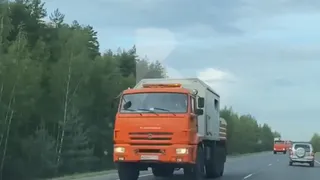 Жители Рязанской области засняли прибывающую в регион технику для тушения пожаров