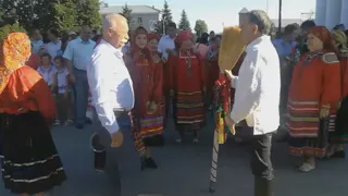 Жители Скопина встретили танцами Леонида Якубовича