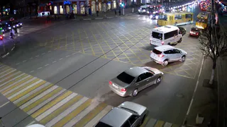 На Дзержинского столкнулись троллейбус и внедорожник