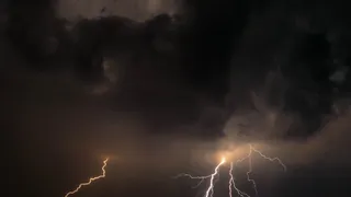 Предупреждение МЧС: в выходные в Рязани прогнозируют грозу с дождём