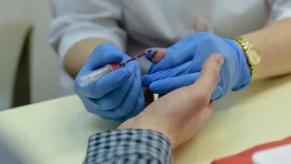 Нижнекамцы жалуются, что не могут сдать кровь – нет записей и пробирок