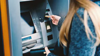 Проблемы с переводами в России: жители сталкиваются с блокировками средств