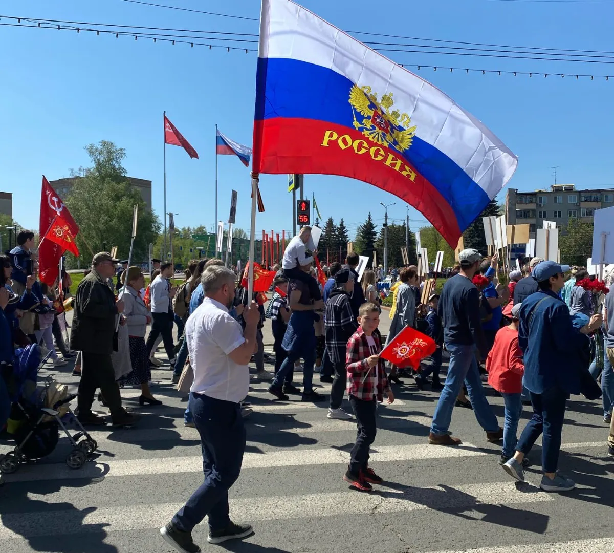 В Пензе почти за миллион рублей демонтируют конструкции ко Дню Победы