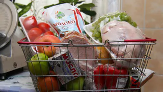 Эксперты выяснили, сколько россияне планируют потратить на новогодний стол