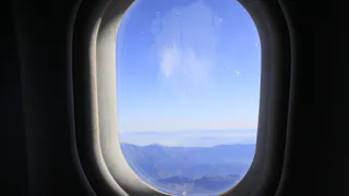 Военный самолет, летевший в Рязань, чудом избежал столкновения