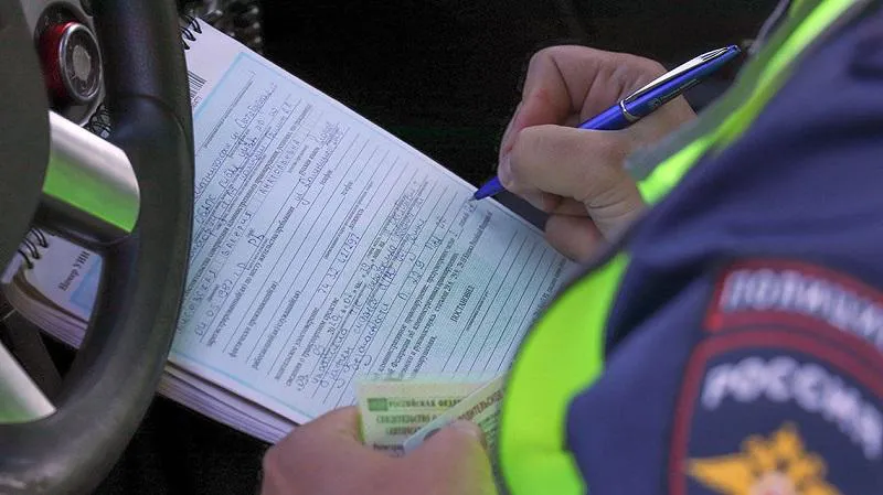 Автомобилистам объяснили, как они могут продлить срок для оплаты штрафа за нарушение ПДД