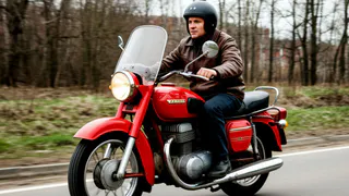 Ахнул, когда увидел цены: за сколько сейчас можно купить легендарную "Яву" - реально ли осуществить юношескую мечту?