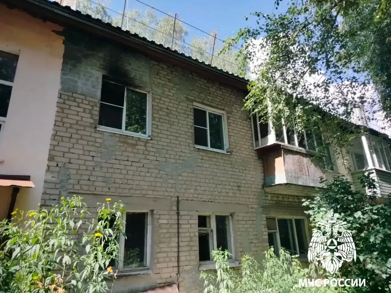 В Рязанской области жильцов вывели из трех полыхавших домов