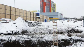 В Кальном приступили к строительству пешеходного перехода через теплотрассу