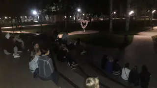 Где соцдистанция? В Нижнекамске в парке организовали просмотр фильма