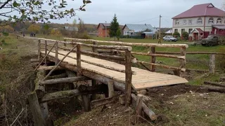 «Мост через время»: сельчане в Чувашии восстановили переправу своими силами