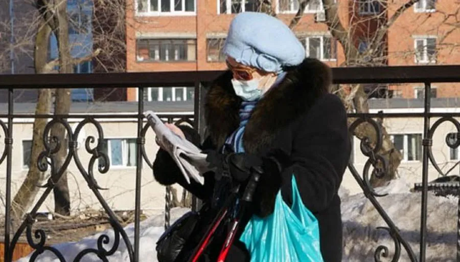 Достаточно будет только стажа. Указано, кому не надо ждать пенсионного возраста