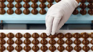 Mars прекращает производство шоколадных плиток Dove и "Коркунов" в России