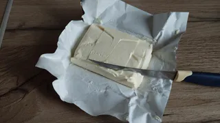 Смело покупайте по 5 пачек – внутри чистые сливки: лучшие марки сливочного масла по версии Росконтроля