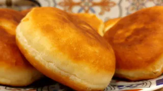Все дело в правильном тесте: рассказываем, как сделать быстрые и вкусные беляши без дрожжей, тесто как пух