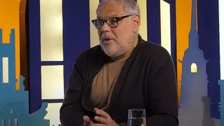 Все стремительно рухнет: экономист Хазин объяснил, кто точно не успеет сберечь свои деньги