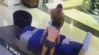 Блогера, изображавшего половой акт с другом в ТК "Гостиный двор", арестовали на 8 суток