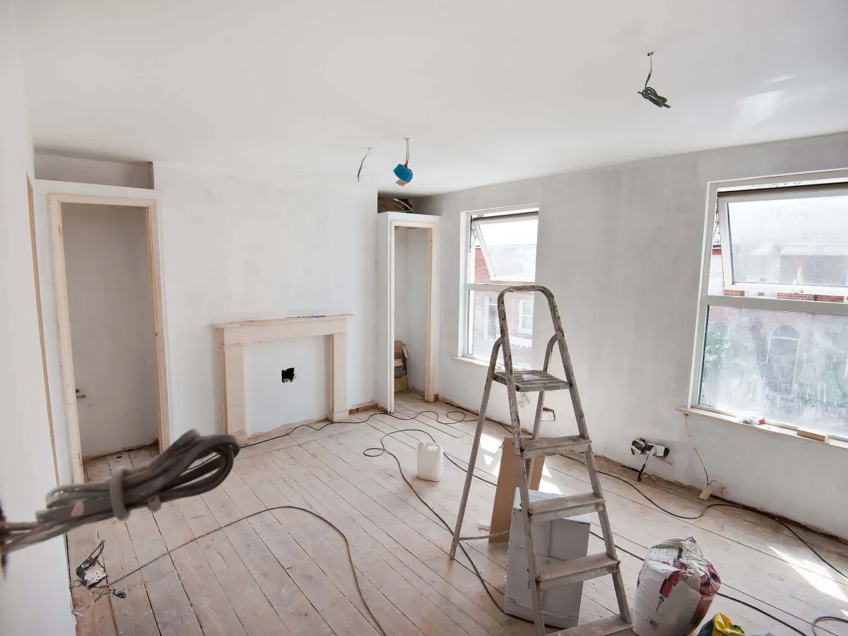 С 1 августа введут полный запрет на ремонт в квартирах: все работы придется остановить