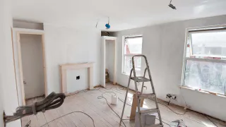 С 1 августа введут полный запрет на ремонт в квартирах: все работы придется остановить