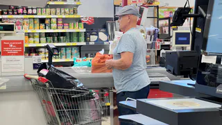 Выдайте себя с головой: 3 привычки в магазине, которые кричат о вашей недальновидности