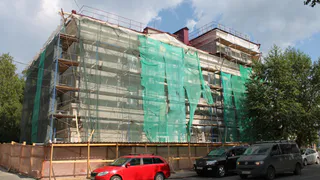 В Сыктывкаре проверили ход капремонта: фасады обновляют, но остаются проблемные дома