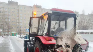 В Чебоксарах активно дорожники борются с последствиями оттепели