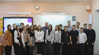 Офицер Росгвардии Коми провел урок мужества для учащихся