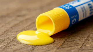 Теперь никогда не добавляю соду в секундный клей. Узнал 2 хитрых способа, которые лучше и надежнее