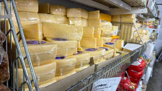 От сыра - одно название: В Роскачестве назвали худшие марки сыров - не берите их на новогодние нарезки