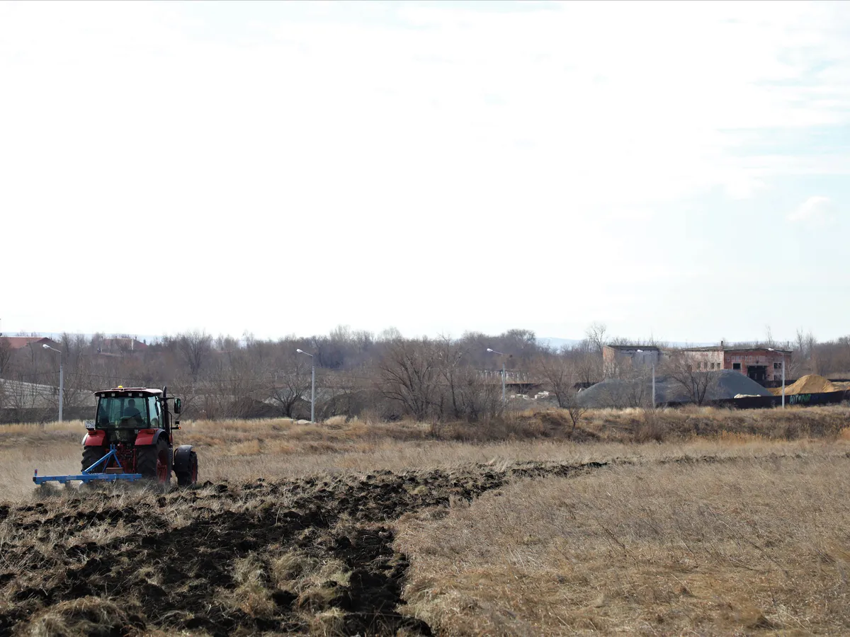 Перед началом пожароопасного сезона Магнитогорск создаёт огнезащитные преграды