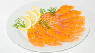 Лучше, чем в магазине! Засолите красную рыбу дома за 10 минут – секретный рецепт