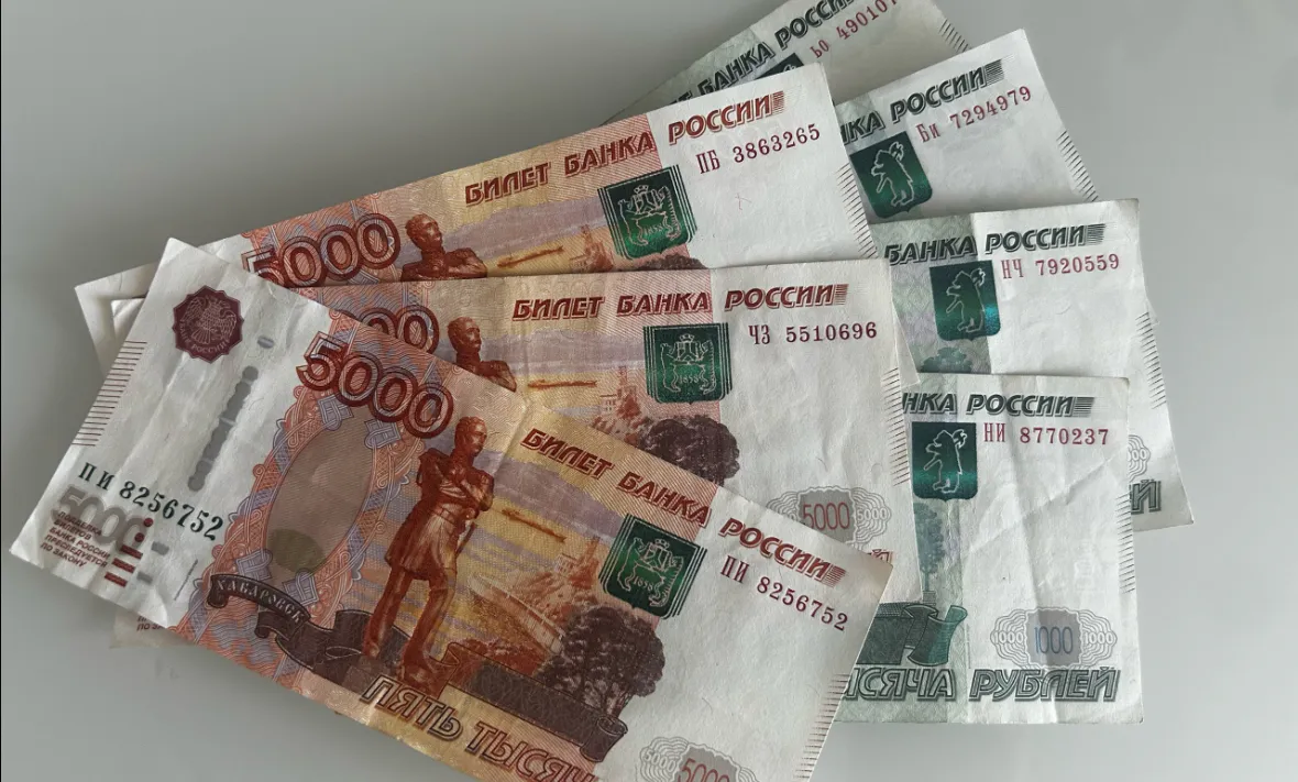 Каждый получит по 8000 рублей уже с 22 февраля. Деньги придут на карту «Мир»