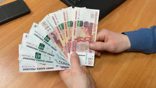 Сбер уведомил россиян, у кого деньги хранятся на карте