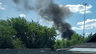 В Рыбном горит жилой дом